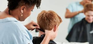 Chiêm bao thấy cắt tóc trẻ em mồ côi ở làng SOS