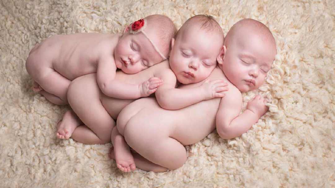 Mộng thấy có nhiều em bé không mặc quần áo đang ngủ chọn đánh bộ số 46 - 99