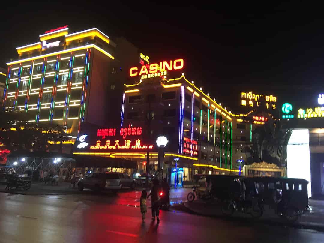 Golden Sand Hotel and Casino là sòng bài nổi tiếng
