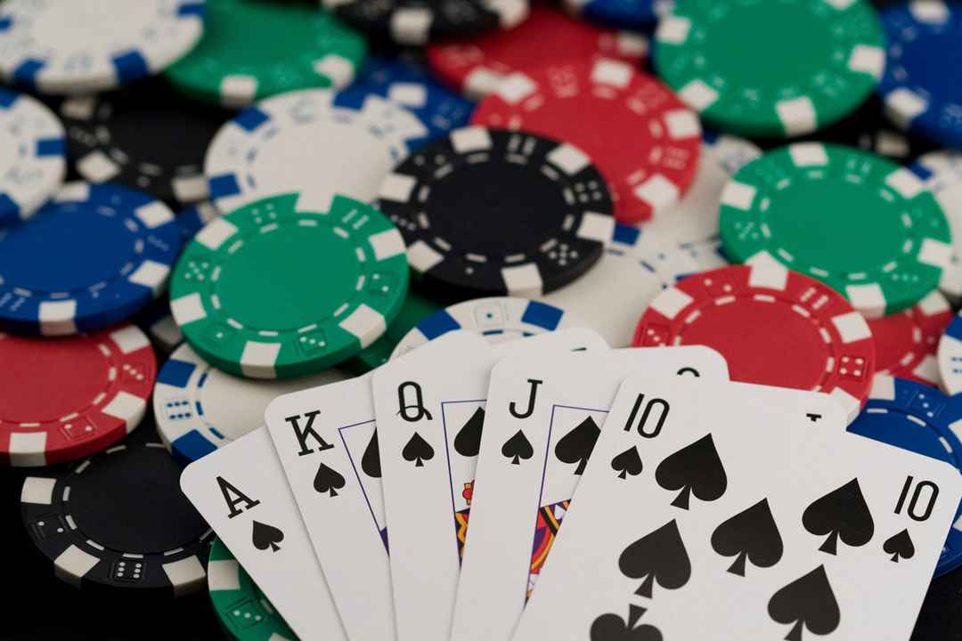 Poker thu hút các chiến binh đến tranh tài thử thách bản thân
