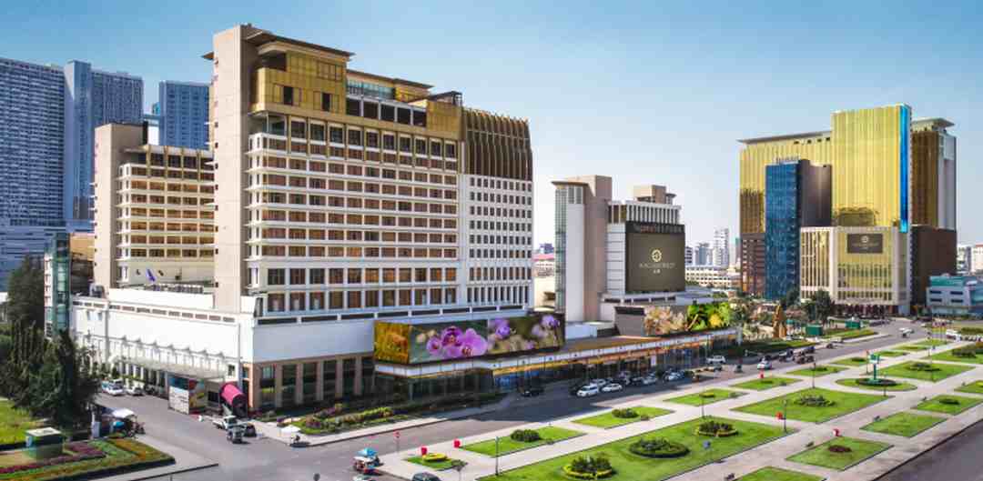 NagaWorld là quần thể khách sạn 5 sao kết hợp sòng casino chất ngất